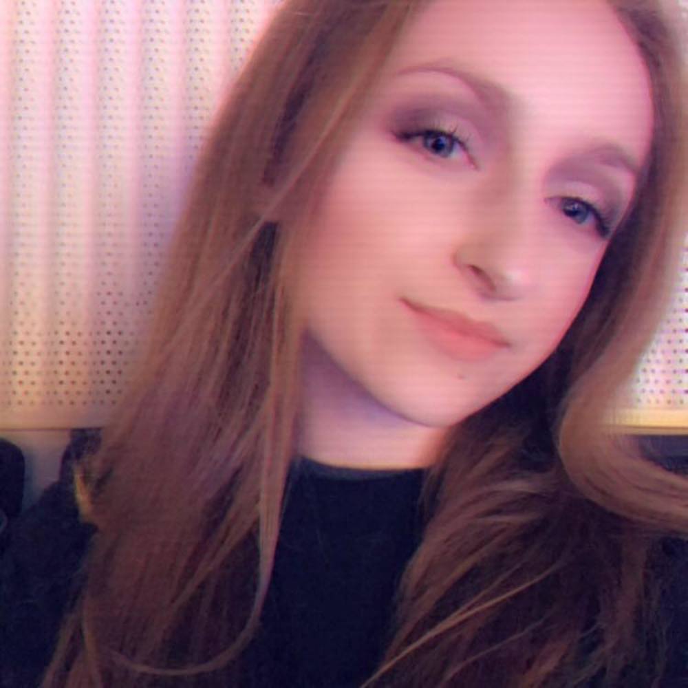 Meet your Posher, Alexis